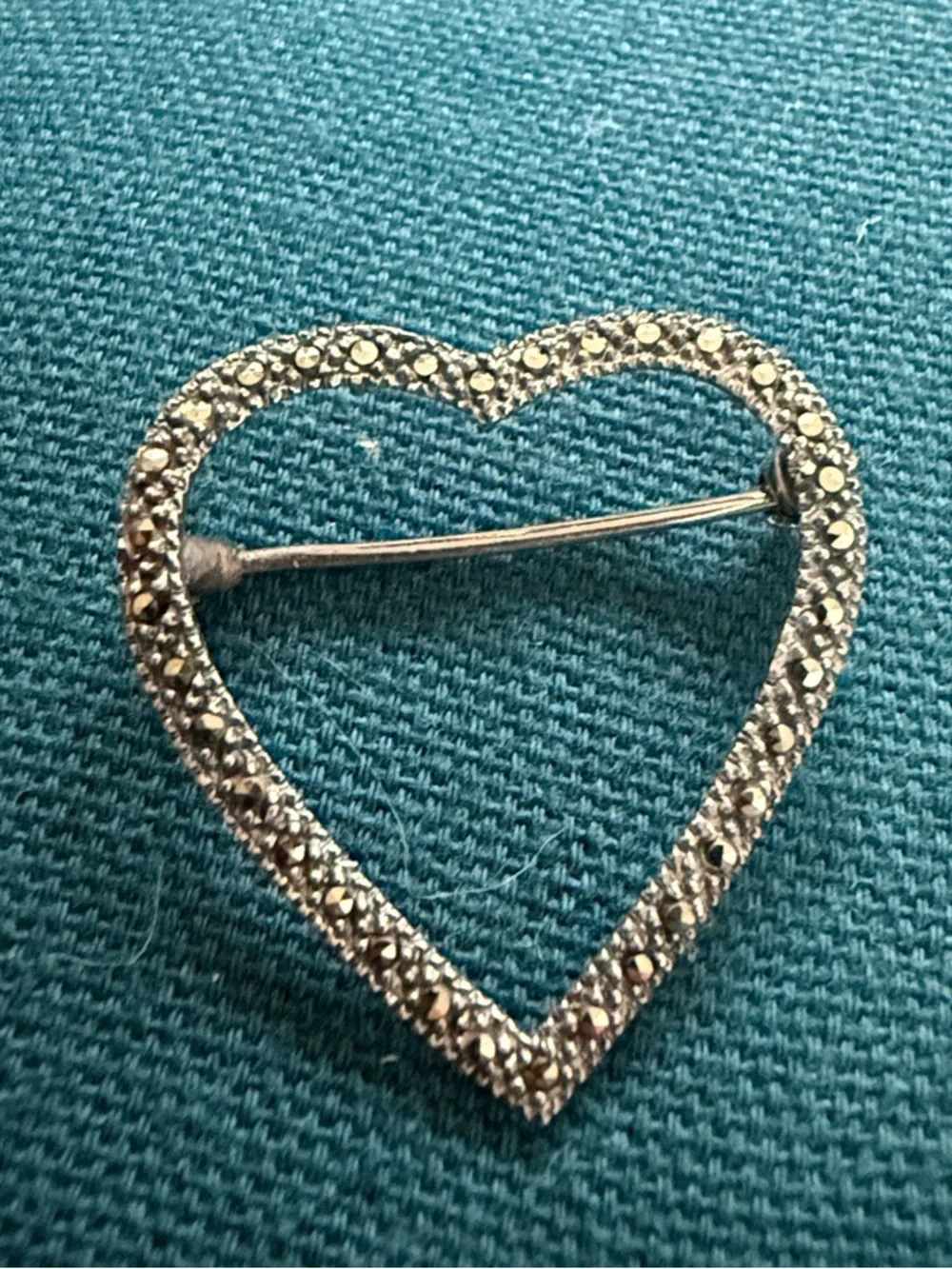 Sterling 925 Silver Heart Brooch with Sparkling Accents